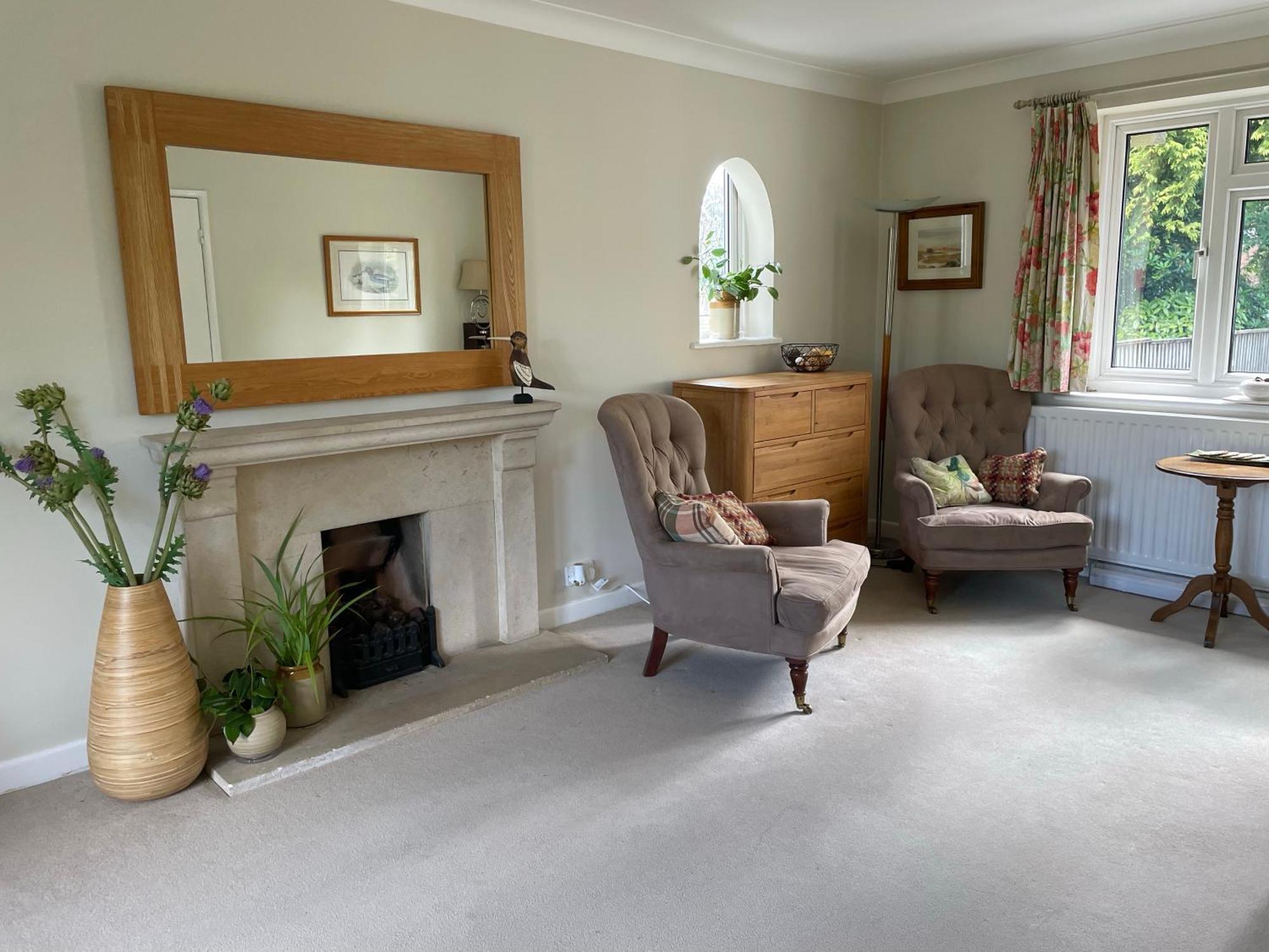 Charming Bournemouth House With Beautiful Spacious Gardens, 5 Min Drive To Beaches, Free Parking For 2-3 Cars Dış mekan fotoğraf