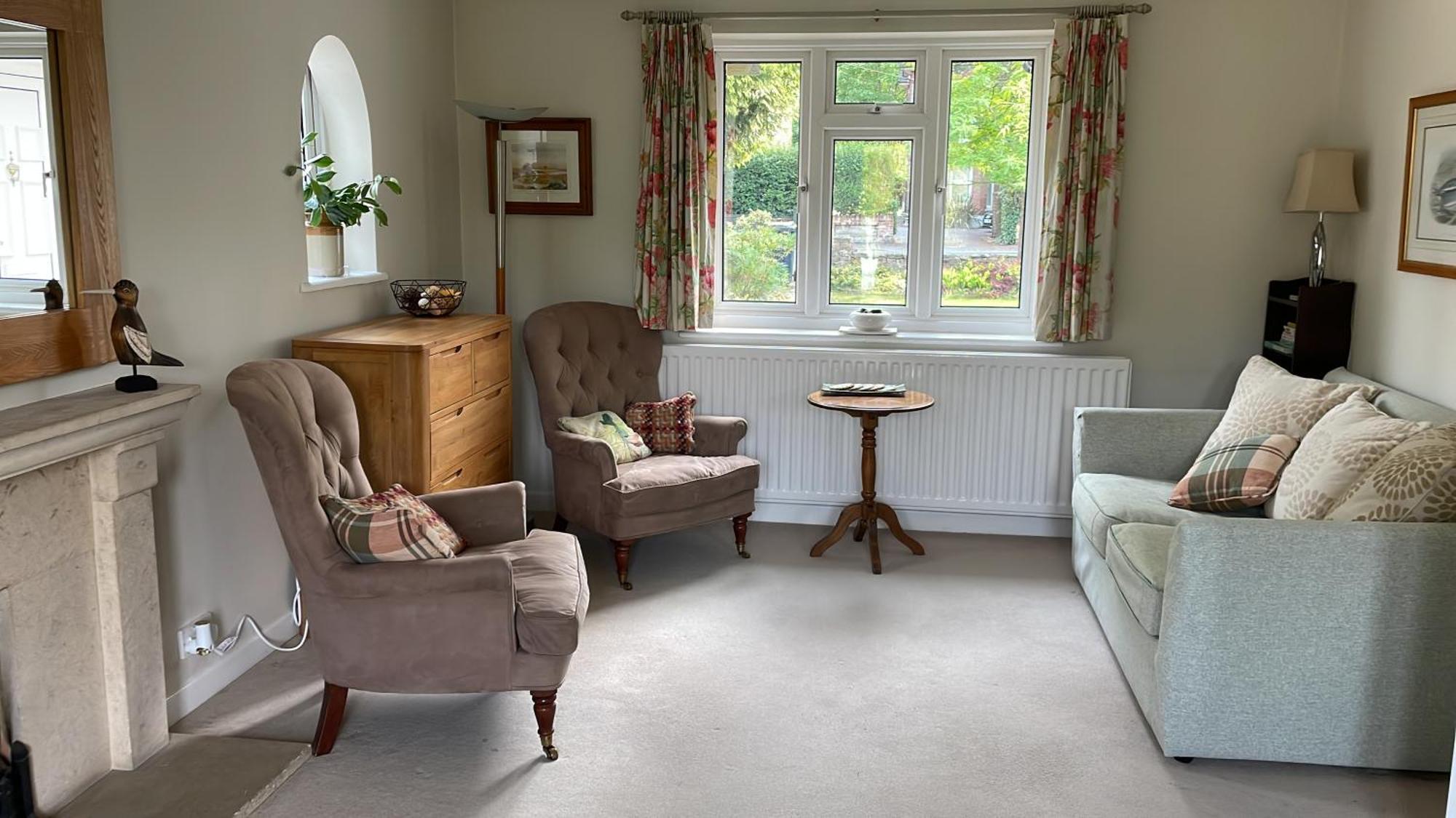 Charming Bournemouth House With Beautiful Spacious Gardens, 5 Min Drive To Beaches, Free Parking For 2-3 Cars Dış mekan fotoğraf