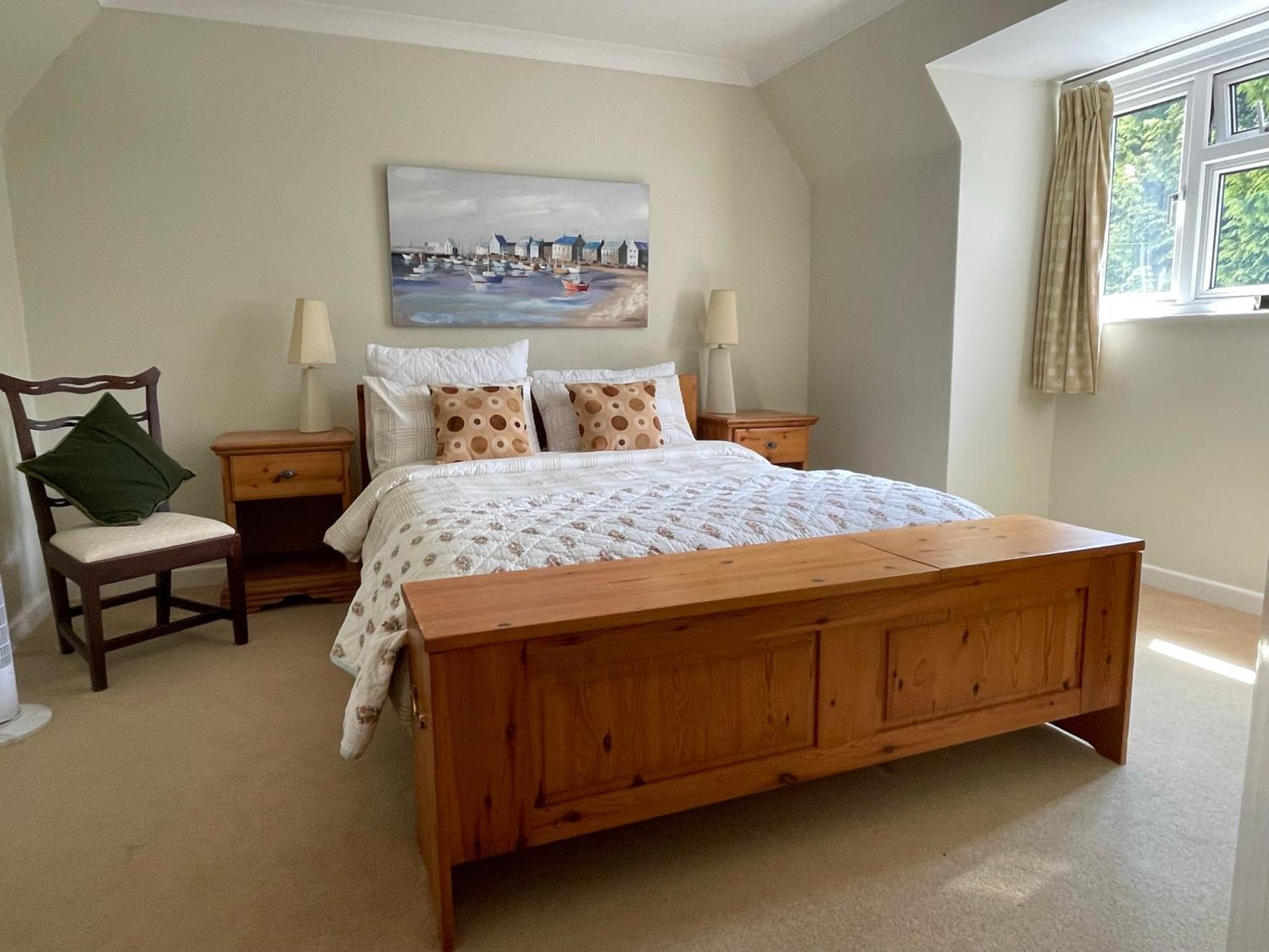 Charming Bournemouth House With Beautiful Spacious Gardens, 5 Min Drive To Beaches, Free Parking For 2-3 Cars Dış mekan fotoğraf